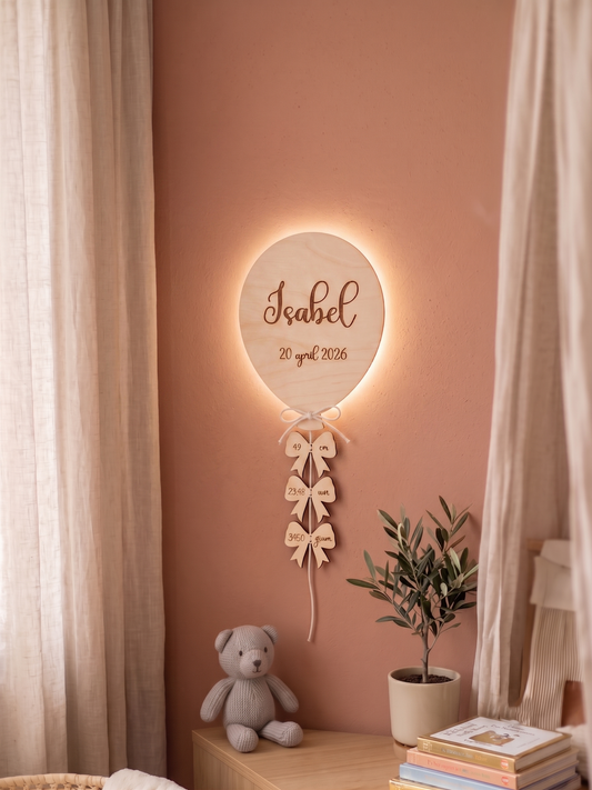 Houten ballon wandlamp sierlijk