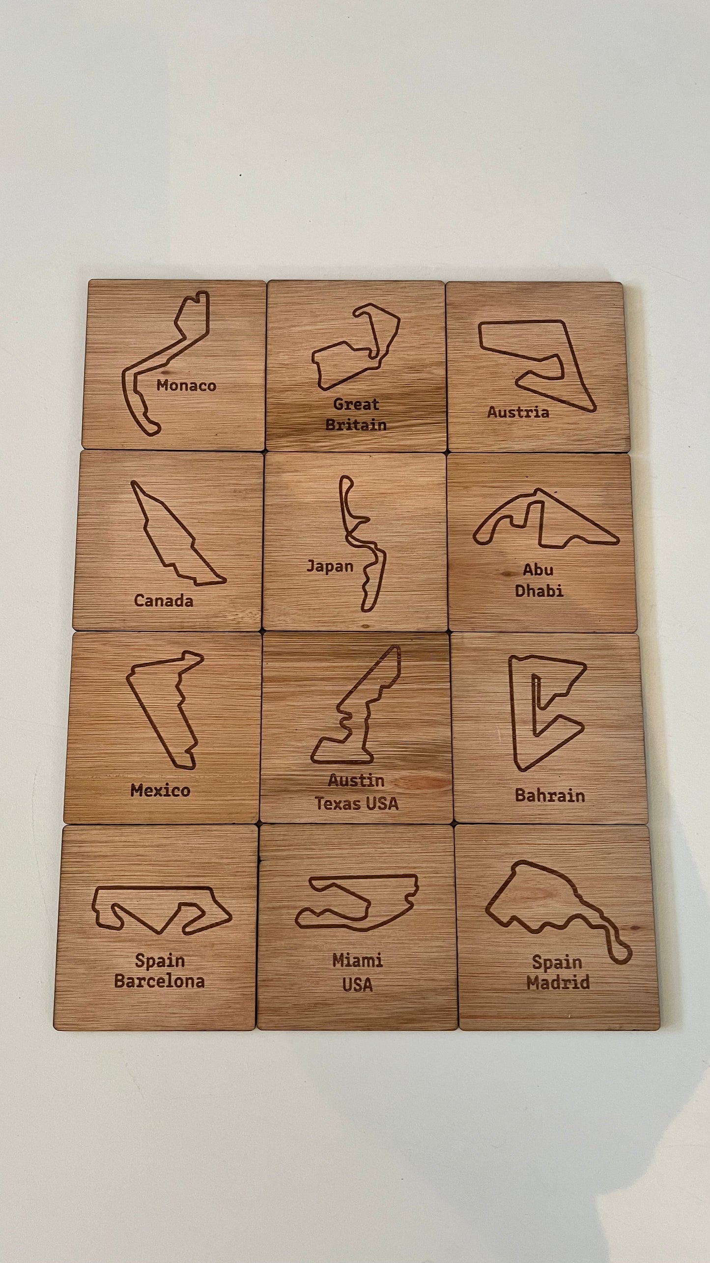 Houten onderzetters F1