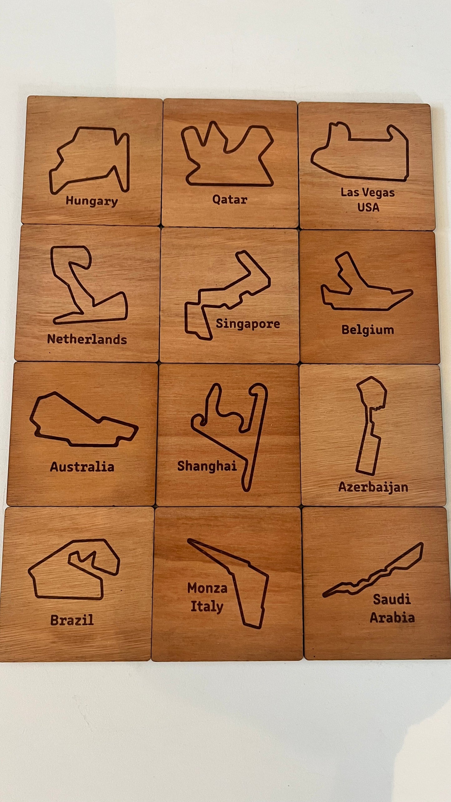 Houten onderzetters F1