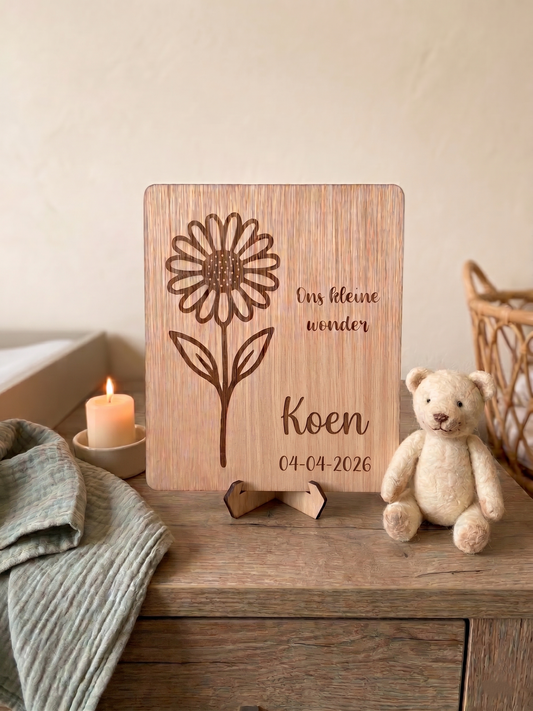 Houten geboortebord met geboortebloem